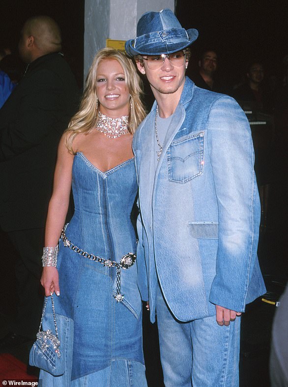 Britney and Justin at the 2001 American Music Awards