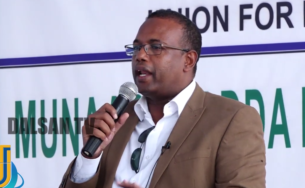 Xildhibaan C/fataax “Farmaajo wuxuu wadaa aargoosi siyaasadeed ”+VIDEO