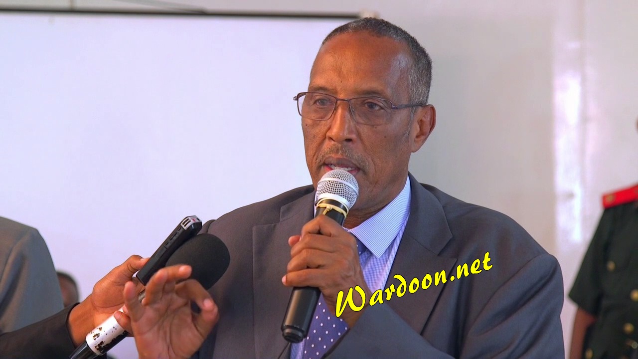 DAAWO:-Muuse Biixi “Farmaajo maalintii la doortay illaa maanta cunaqabateyn ayuu nagu hayaa”