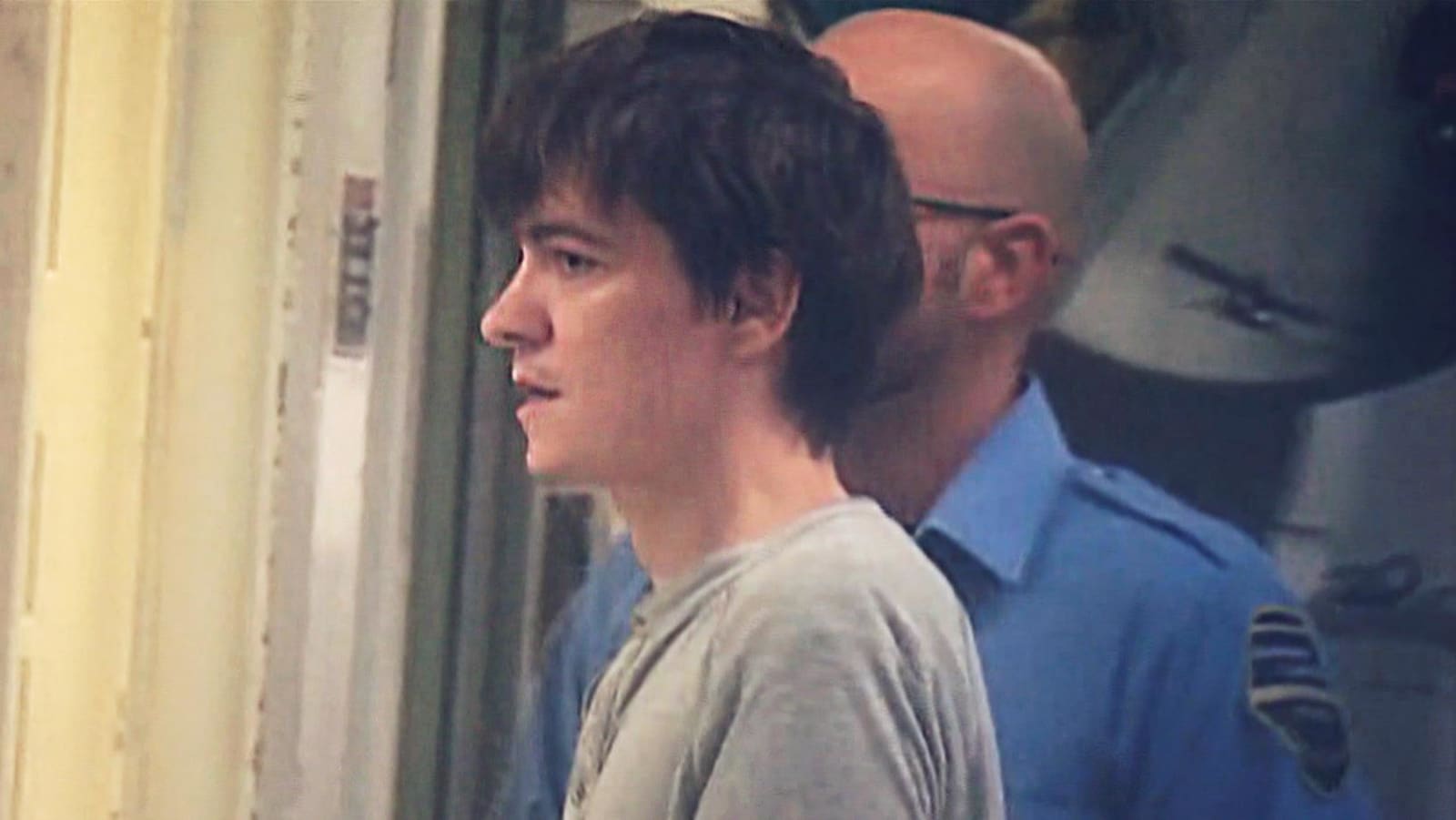 DAAWO:-Canada Nin Masjid dad kulaayay oo 150 sano lagu xukumay +SAWIRRO