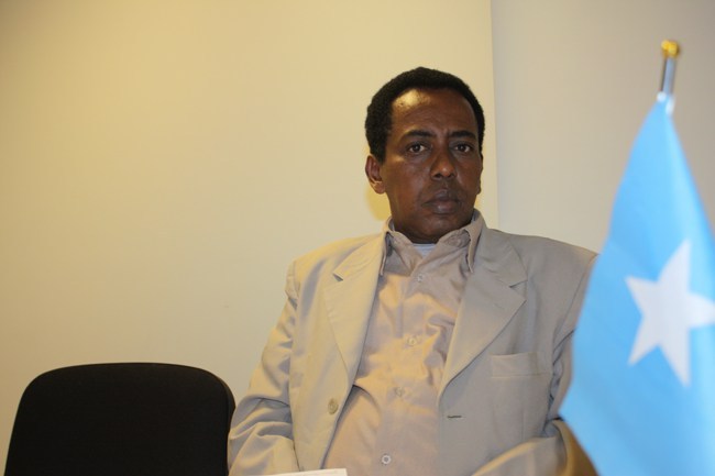 Yaxye Caamir:-Ar Shidaalaa!!! Inteey iska qaban la’dahay?