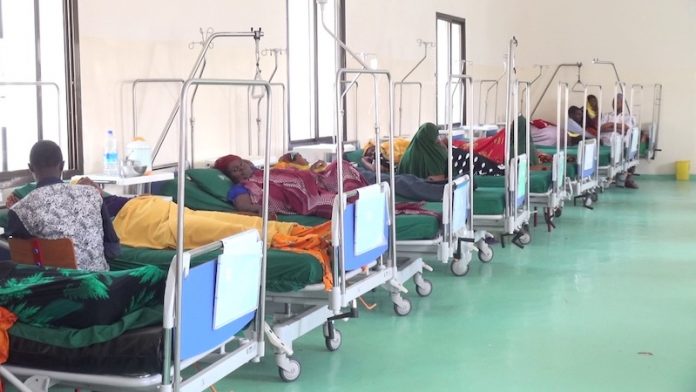 Dad ku Sumoobay Raashin ay cuneen oo la dhigay Isbitaalada Muqdisho