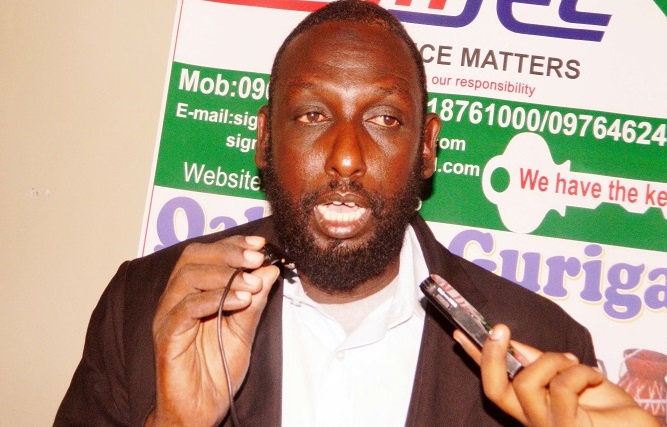 DAAWO:-Gudoomiye Tootoole oo weerar afka ah kuqaaday Macalin Maxamuud