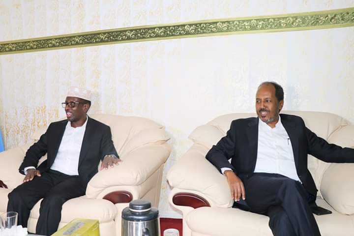 DEG DEG Madaxweyneayeeshii Hore Ee Dalka Oo Muqdisho ku Yeeshay Kulan Xasaasi ah