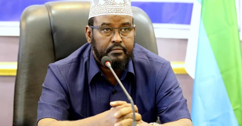 Madoobe oo Magacaabay labadiisa madaxwayne Kuxigeen