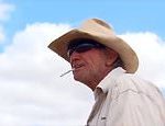 Farmer’s hilarious response as he refuses to put out his cigarette at the request of a journalist