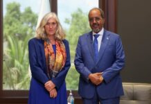 Madaxweyne Xasan muxuu kala hadlay safiirka Midowga Yurub ee Soomaaliya.