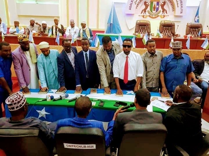 Xildhibaanada Baarlamaanka Puntland oo la dhaariyay