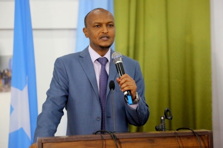 R/wasaare Xigeenka Dalka oo Weeraray Siyaasiyiinta Xanaaqsan + COD