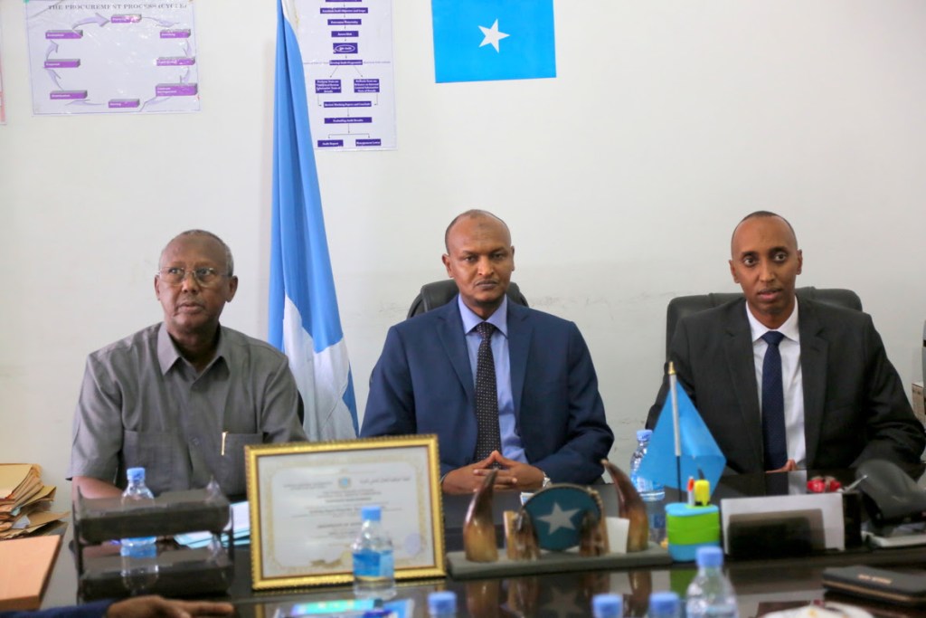 Hantidhowraha iyo kuxigeenkisa oo isku dhegan