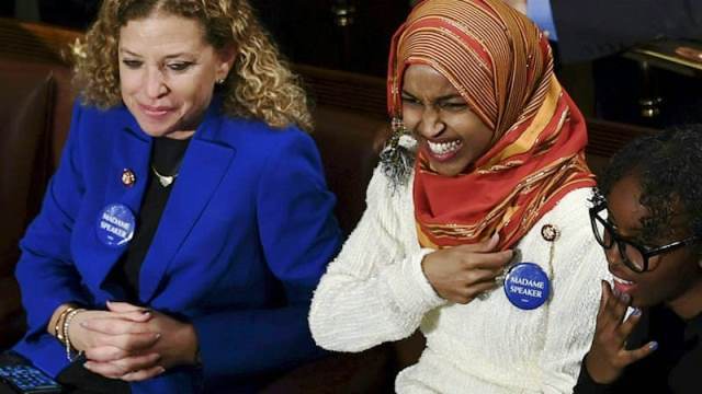 DAAWO:Ilhan Cumar oo loo dhaariyay xubinimada Aqalka Congreska dalka Maraykanka