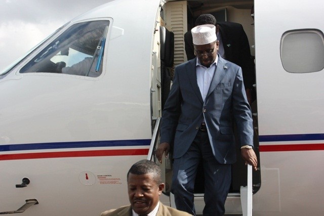 Sheekh Shariif oo si weyn loogu soo dhoweeyay magaalada Garowe