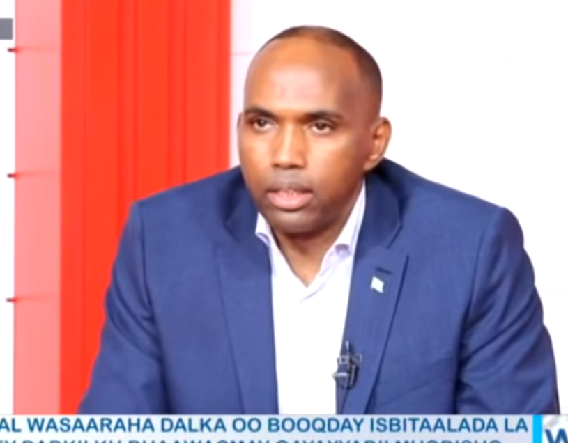 DAAWO:-Khyere oo hanjabaad hawada u mariyay Shabaab