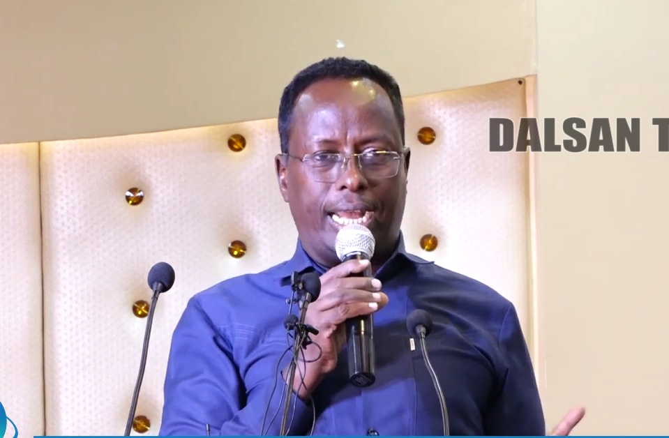 DAAWO:-Wasiir maareeye Siyaasad baa kadambaysa ciidankan gadooday