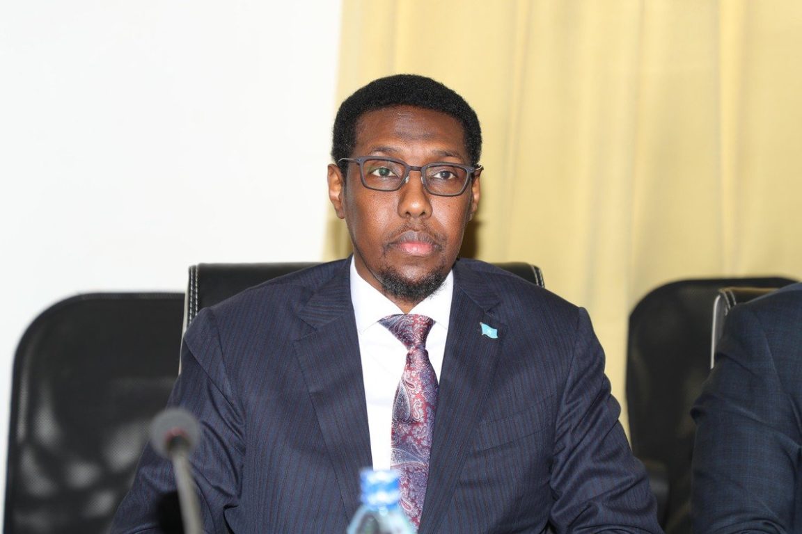 Dhageyso:- Korneel Shariif Roobow Wasiir Ducaale waa fashilmay, ha is-casilo