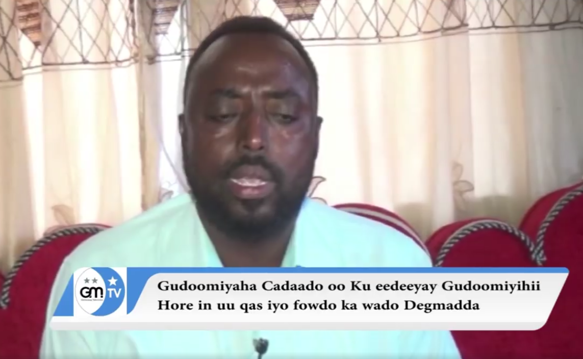 Gudoomiyaha Degmadda Cadaado oo eedeeyay Gudoomiyihii Hore Ee Degmadda+VIDEO