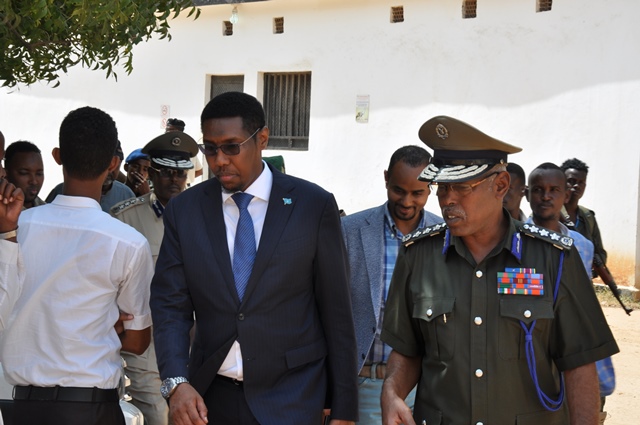 Baarlamaanka oo u yaaray Mas’uuliyiinta Hay’adaha Amniga