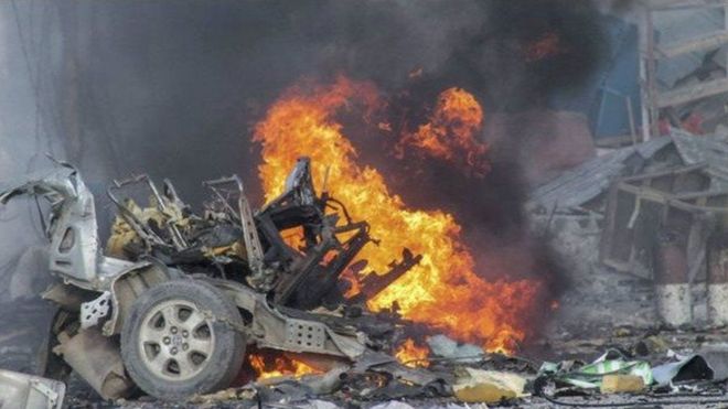 DEG DEG: Al-Shabaab oo sheegay in weerar culus oo ku bilowday qaraxyo ku qaadeen Garoonka Balli-doogle