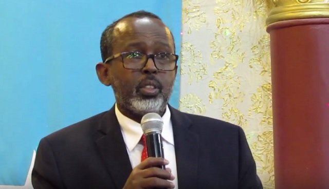 Wasiirka Warfaafinta Soomaaliya oo goor dhow is casilay