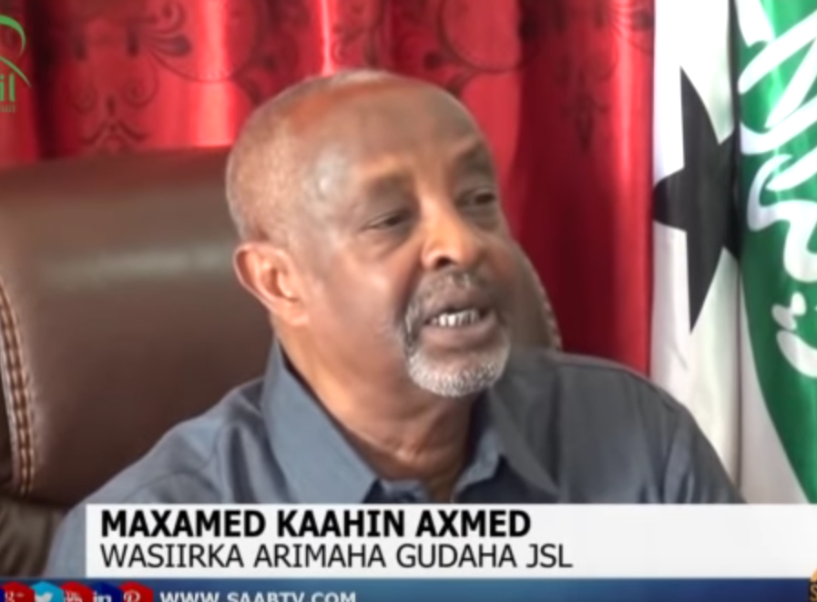 Wasiir Kaahin oo digniin u dirtay Guddoomiye Ciro +VIDEO