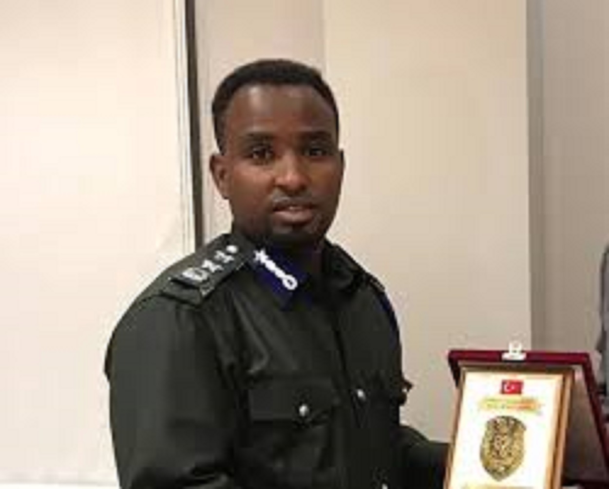 Saadaq Joon oo diiday amar ka soo baxay Taliyaha Ciidanka Booliska Soomaaliyeed