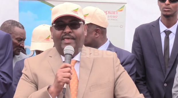 Madaxwayne Deni Oo digniin u diray dowlada Fedralka  +VIDEO