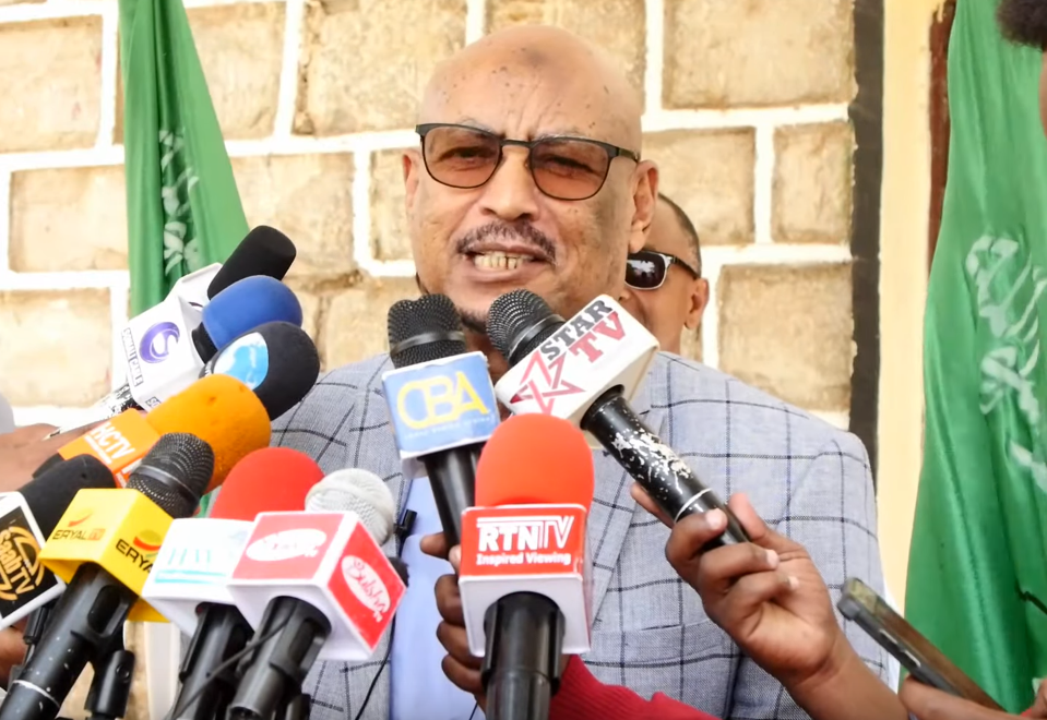 DAAWO:-Faysal C Waraabe “Maxamuud Saleebaan qariirad cusub masaynkaro “