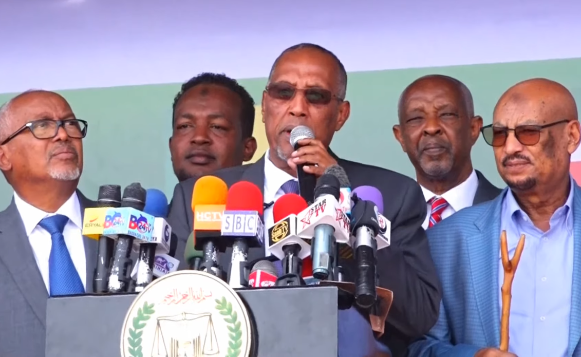 Muuse Biixi oo amray Ciidamo la geeyo Ceel-Afweyn