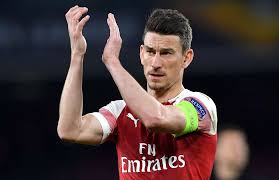 Arsenal Oo doonaysa Badalka Laurent Koscienly