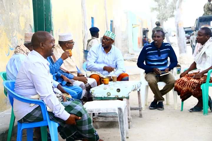 (Daawo÷Xildhibaanada Labada Aqal Ee Baarlamanka Soomaaliya Oo Kulan la Qaadanaya Bulshada Magaalo Xeebeedka Hobyo.