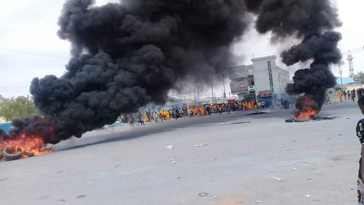 SAWIRO: Xaaladda Garoowe oo kacsan, & Masuuliyiinta Dawladda oo ka dhuuntay.