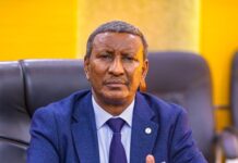 DAAWO: Wasiirka Warfaafinta Puntland, Caydiid Dirir oo Xasan Sheekh kusheegay nin aan Muslim ahayn