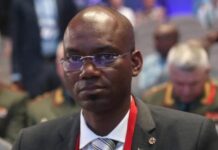 Wasiirka Gaashaandhigga oo lagu dilay dagaal