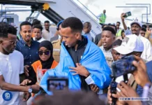 Garsoore Cumar Cartan oo si weyn loogu soo dhaweeyay Muqdisho +SAWIRRO